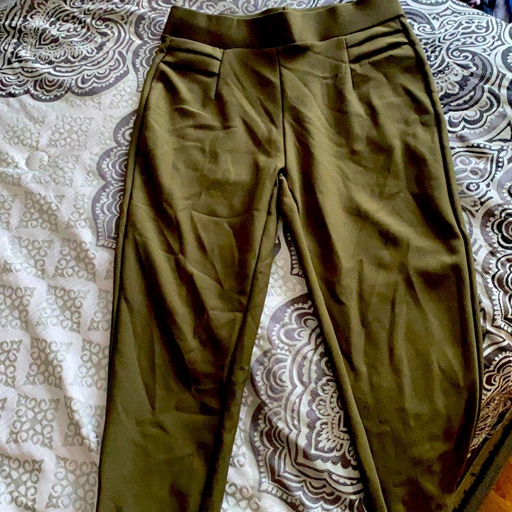 Army green,l pants that are stretchy